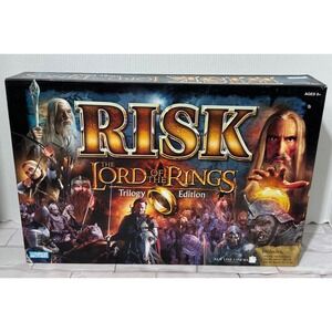 Risk The Lord of the Rings Trilogy Edition Board Game Parker Brothers 40833 2003